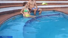 nada como una buena tarde de piscina, un rico oral y una buena follada con mi hermanastra Thumb